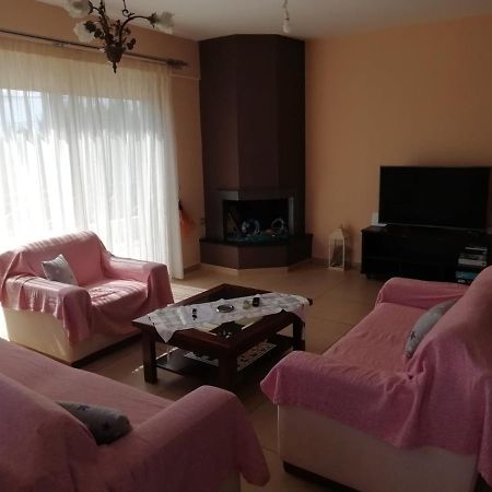 Rural 3-Bedroom House Каламата Екстериор снимка